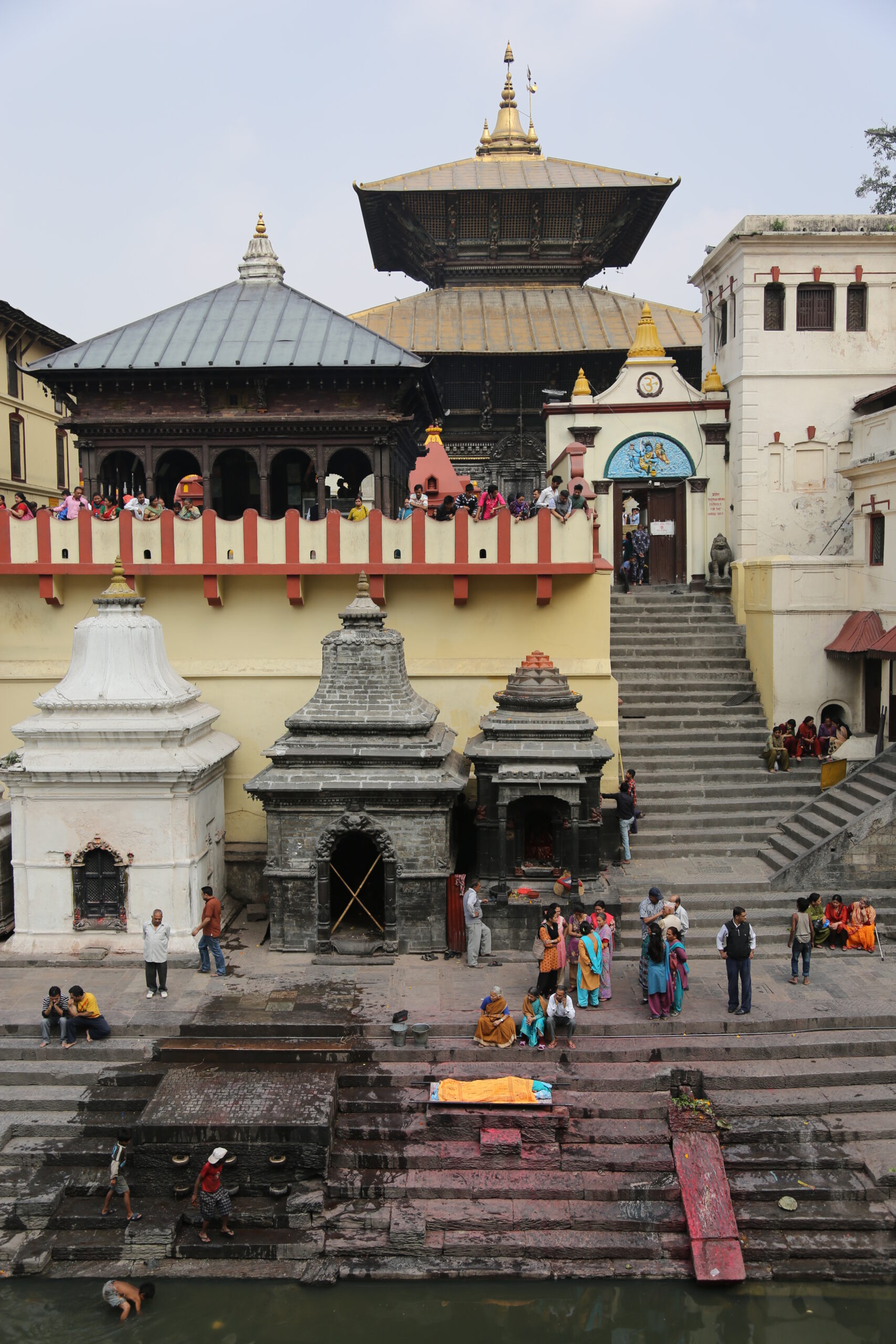 nepal-11098-130429-pashupatinath